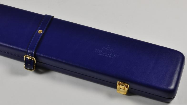 Peradon Three-Quarter Blue Cue Case (Close up)