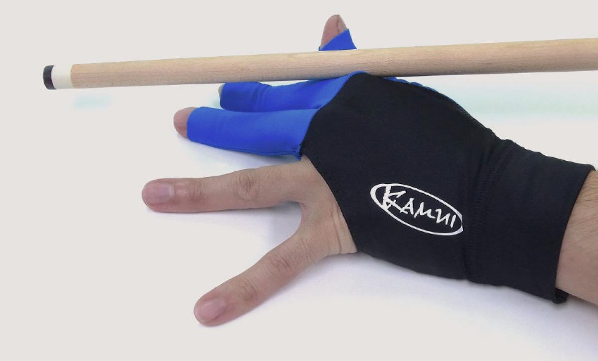 Kamui Glove (Blue, action shot)
